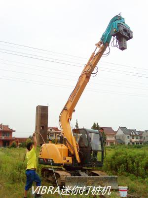 China High Speed Mini Excavator Pile Driver 117KN Centrifugal Force Easy Maintenance for sale