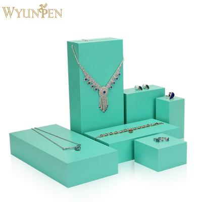 China For Luxury Green Jewelry Display Earirng WYP Top Jewelry Display Set Accessory Display Custom Jewelry Display Table Window Stand for sale