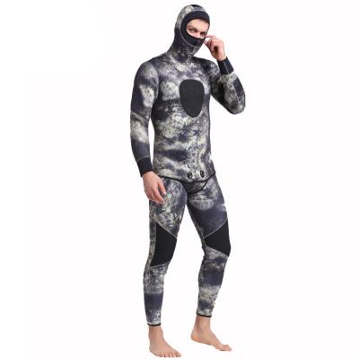 China Factory Customized Antibacterial 5MM Spearfishing 2pcs Neoprene Set Hooded Camouflage Diving Wetsuits Hunting Wetsuit for sale