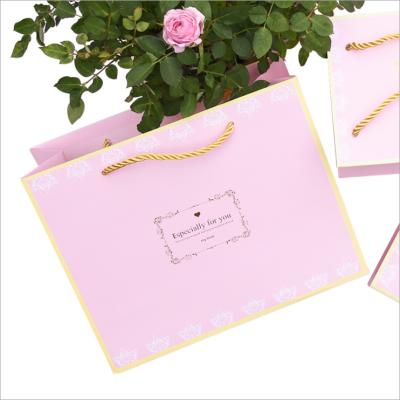 China Recyclable Manufacturers Wholesale Gift Candy Bag Valentine's Day Exquisite Paper Bag Wedding for sale