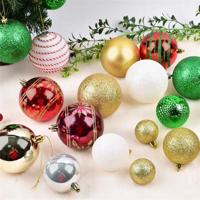 China Hanging Ornament 2021 New ResinTree Family 6 To 30cm Large Christmas Hanging Balls Santa Christmas Ornaments Nordic for sale