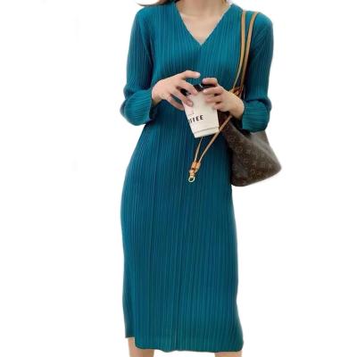 China Parride Pleated Elegant Casual Dresses 2021 Anti-Static Solid Color V Neck Long Sleeve Drop Dress for sale