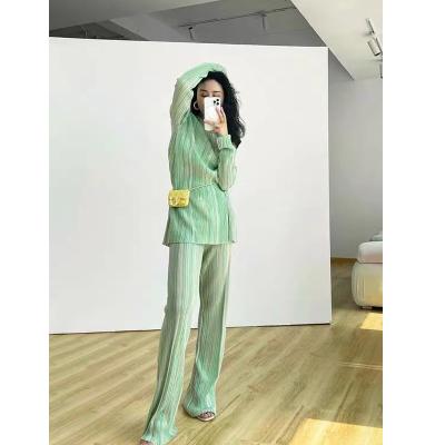 China QUICK DRY Gradient Women's Suit Long Sleeve Fall Suits Set For Women Pleated Suit Plus Size Overalls for sale