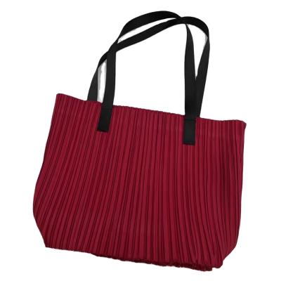 China Fashion solid color sling bag wholesale anti-wrinkle bags pleated tote bag for sale