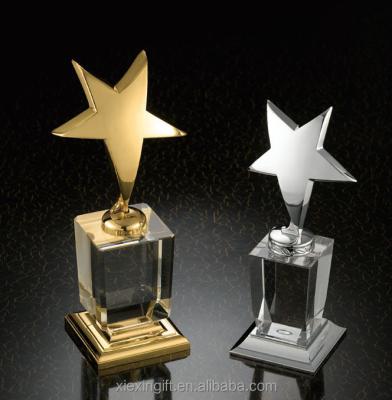 China Wholesale Custom Europe Gold Award Metal Trophy for sale