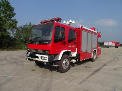 China ISUZU 240 PS 6-Rad-Notrettungs-Löschfahrzeug schwer mit 5-Tonnen-Kran zu verkaufen