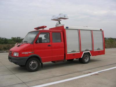 China IVECO 95KW Leichtes Rettungs-Feuerwehrauto 6 Räder für die Notfall-Brandbekämpfung zu verkaufen