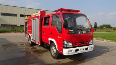 China mini espuma seca del agua del coche de bomberos del polvo de la capacidad 300kg combinó 130hp en venta