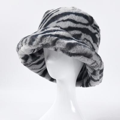 China Wholesale Custom Made Eco-Friendly Faux Fur Winter Leopard Print Designer Hat Designer Warm Bucket Hat for sale