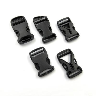 China New Trendy Fashion Plastic1 Thumb Buckle Dog Collar Tough Beware 25mm Buckles For Bags for sale