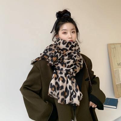 China Clothing Decoration Women Fashion Tassels Shawl Wrap Cashmere Colors Christmas Leopard Print Opposite Scarf Classic Checked Opposite Scarf for sale