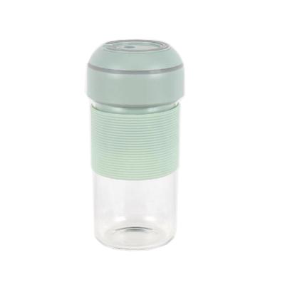 China Wholesale 400ml Mini Luxury Portable Chargeable USB Rechargeable Fruit Juicer Sports Blenders for sale