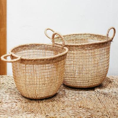 China Europe Natural Weave Basket Handwork Vietnam Storage Basket Woven Decor Rack Container for sale