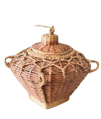 China Europe Vintage Woven Basket Woven Planter Basket Storage Boho Decor Wicker Lidded Trinket Basket for sale