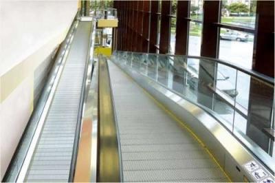 Chine Escalator automatique de plancher d'aéroport avec le panneau de balustrade de verre trempé à vendre