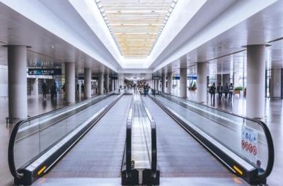 Chine Convoyeur mobile automatique de passager d'aéroport de Fuji d'escalator de trottoir à vendre