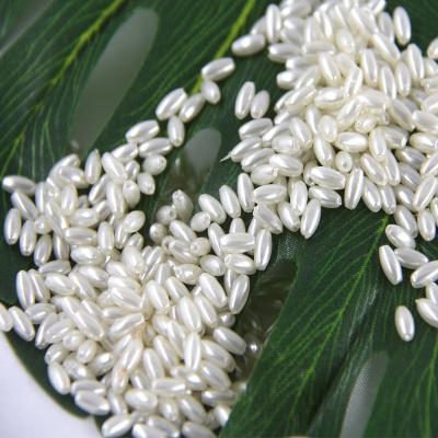 China Jewelry Making Nice Quality Rice Oval Pearl White Plastic Beads for sale