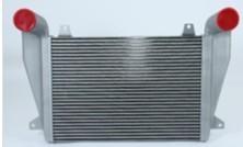 Κίνα Intercoolers ανταλλακτών θερμότητας το βαρύ φορτηγό συγκόλλησε καλυμμένο Intercooler αργιλίου προς πώληση