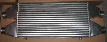 Chine Huile pour aérer le radiateur avant en aluminium universel d'aileron de tube de bâti de refroidisseur intermédiaire de voiture à vendre