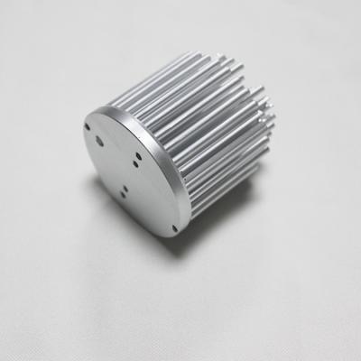 Chine Radiateur forgé froid de l'aluminium 1070 de Rosh pour la lumière menée autour de la haute précision à vendre