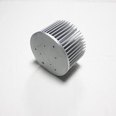 China ODM-Runden-Pin Fin Cold Forged Heat-Wanne für die Anodisierung des elektronische Ausrüstungs-freien Raumes zu verkaufen