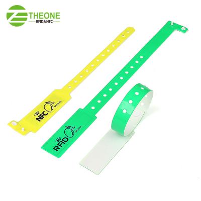 China Waterproof / Waterproof OEM RFID ID PVC Vinyl Waterproof Customized Wristband For Event Wristband Festival Event Ticket Wristband for sale