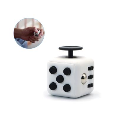 China Relieve 2022 Amazon Hot Sales Mini Infinity Dice Decompression Anxiety Stress Toy Cube Multifunctional Mini Infinity Dice Relaxing Person for sale