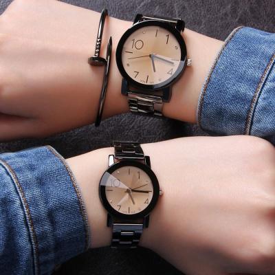 China 2022 new fashion couple watch luxury popular belt en A steel dial \ dress black and white FlFglove and simple for sale