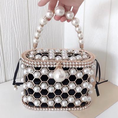 China Fashionable Pearl Top-handle Women Metal Bucket Crystal Evening Purses Handbags Clutches Formal Wedding Bags for sale