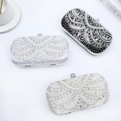 China Fashionable Women Pearl Embroidered Diamond Handbags Sequin Luxury Designer Clutches Wedding Even Purse for sale