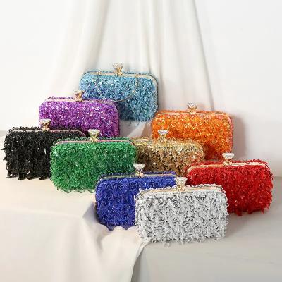 China Fashion Trendy Women's Clutches Hot Style Handmade Sequins Beaded Clutch Beaded Purse Luxury Evening Clutch Bags for sale