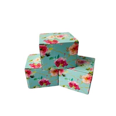 China Recyclable Accept Custom Beautiful Color Printed Corrugated Clothing Food Paper Packaging Box for sale