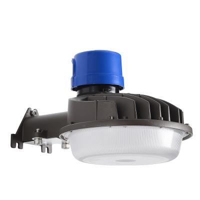 China Stock Warehouse US LED Security Area Dusk to Dawn Lights US Stock 55W Energy Saving Barn Light with Photocell for sale