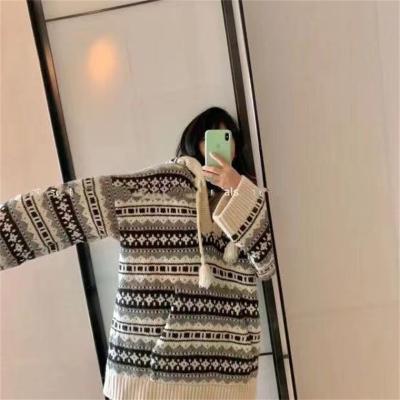 China 2021 Winter Anti-wrinkle Chunky Hoodie Coat Retro Oversize Jacquard Pullover Hoodie For Women for sale