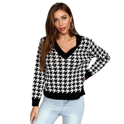 China 2021 Custom Animal-patterned Anti-Wrinkle V-neck Long Sleeve Women Winter Sweaters Casual Pullovers for sale