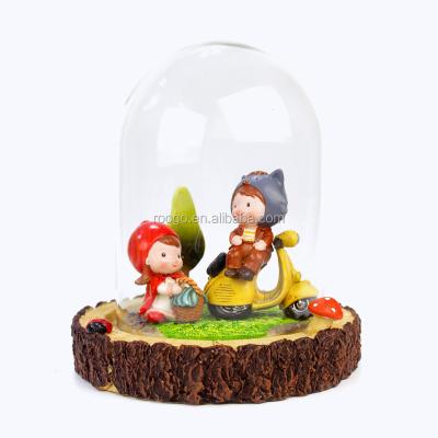 China Decorative Resin Zakka Clear Glass Dome With Polyresin Home Decoration for sale