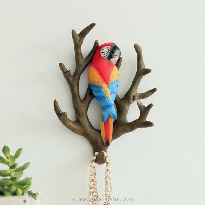 China Rainforest Parrot Home Decor Wall Resin Decorative Animal Wall Hook for sale