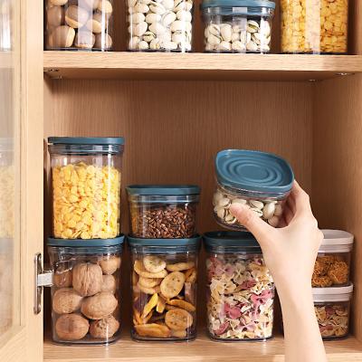 China Reusable Plastic Airtight Bulk Clear Round PP Kitchen Food Plastic Food Tight Dry Storage Container With Lids Kitchen Organizer for sale