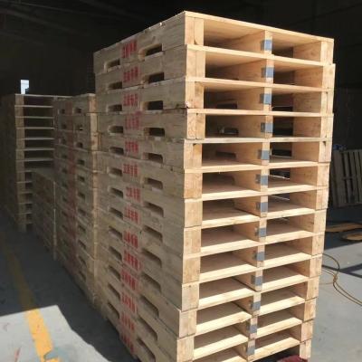 China Traditional wooden pallet logistics warehousing using four-sided fork warehousing centralized wooden pallet inspection factory moisture prot for sale