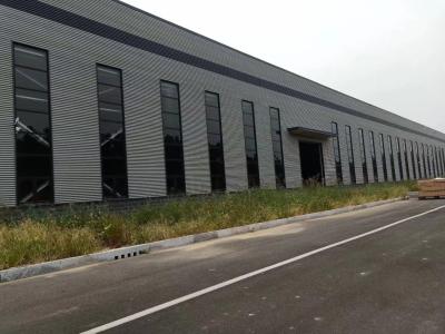 China Robust Prefab Steel Warehouse With Rolling Door zu verkaufen