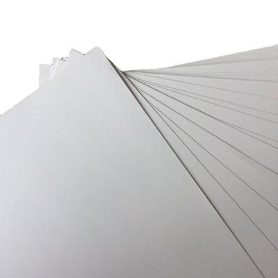 China Spezialpapier Laminatiertes LWC-Papier 787 mm x 1092 mm 500 Blätter für eine hochglänzende Oberfläche zu verkaufen