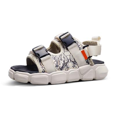 China Summer New Fashion Graffiti Wind Sports Outdoor Two Print Sandals Breathable Breathable Buckle Sandals Wear Man Sandals for sale