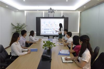 China Wechselwirkendes elektronisches Infrarotwhiteboard für Smart, das Lösungen in den Konferenzzimmern lernt zu verkaufen