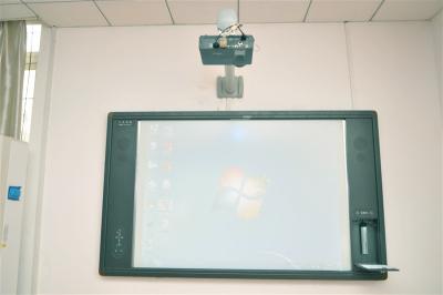 China Ir-Multi-Note kooperatives Lerneninfrarotklassenzimmer, intelligente Technologien Whiteboard zu verkaufen