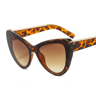 China Fashion Cat Eye Sunglasses 2022 Trendy Leopard UV400 Big Anti Metal Cateye Oversized Big New Retro Frame Decorative Sun Glasses for sale