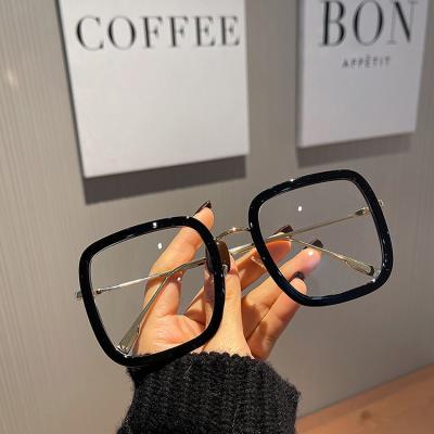 China Anti-blue Light Blocking Optical Glasses Computer Metal Frame Glasses Oversized Square Women Eyewear Fashion UV400 2022 Retros for sale