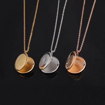 Chine TRENDY Custom Laser Lettering Stainless Steel DIY Round Picture Frame Photo Pendant Necklace Personalized Jewelry Girlfriend à vendre