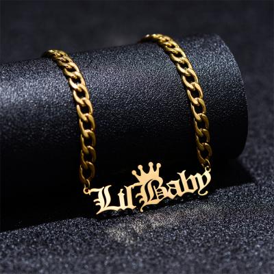 China FASHIONABLE Stainless Steel Crown Script Name Plate Letter Necklace Logo Women PendantHot Sale Custom Products en venta