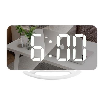 China 12/24 Hour Display+Snooze+alarm+mirror Digital LED Outdoor Alarm Clocks Bedroom Plastic Automatic Light Sensitive Mirror Clock With USB Port for sale