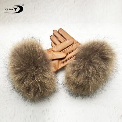 China Ladies Natural Raccoon Fur Fluffy Balance Gloves Warm Comfortable Winter Trim Leather Trim Gloves For Women for sale